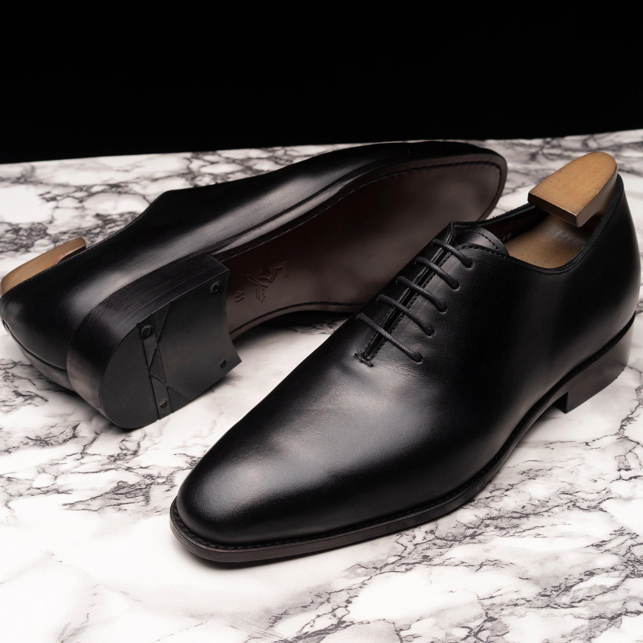 Giày tây wholecut oxford đen OF015
